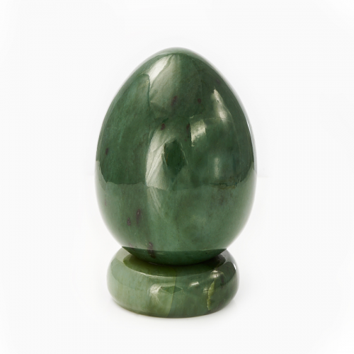 Сувенир "Яйцо" из нефрита на подставке